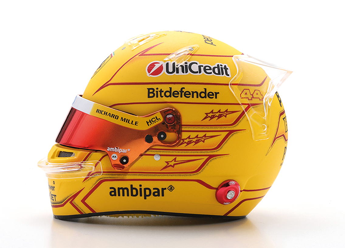Helmet Scuderia Ferrari F1 2026