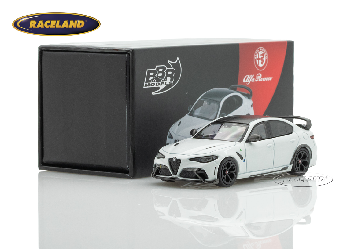 Alfa Romeo Giulia GTAM 2021 - white