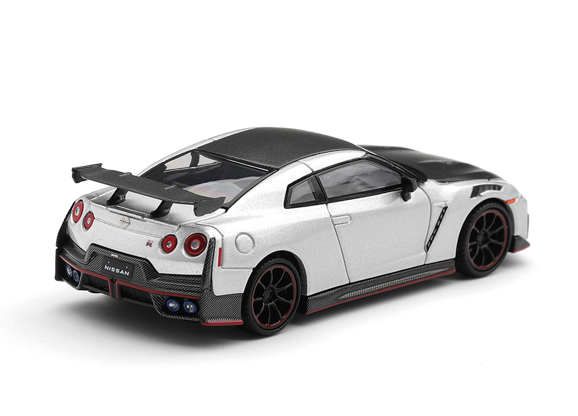 Nissan GT-R R35 Nismo 2024 - silver metallic 2024