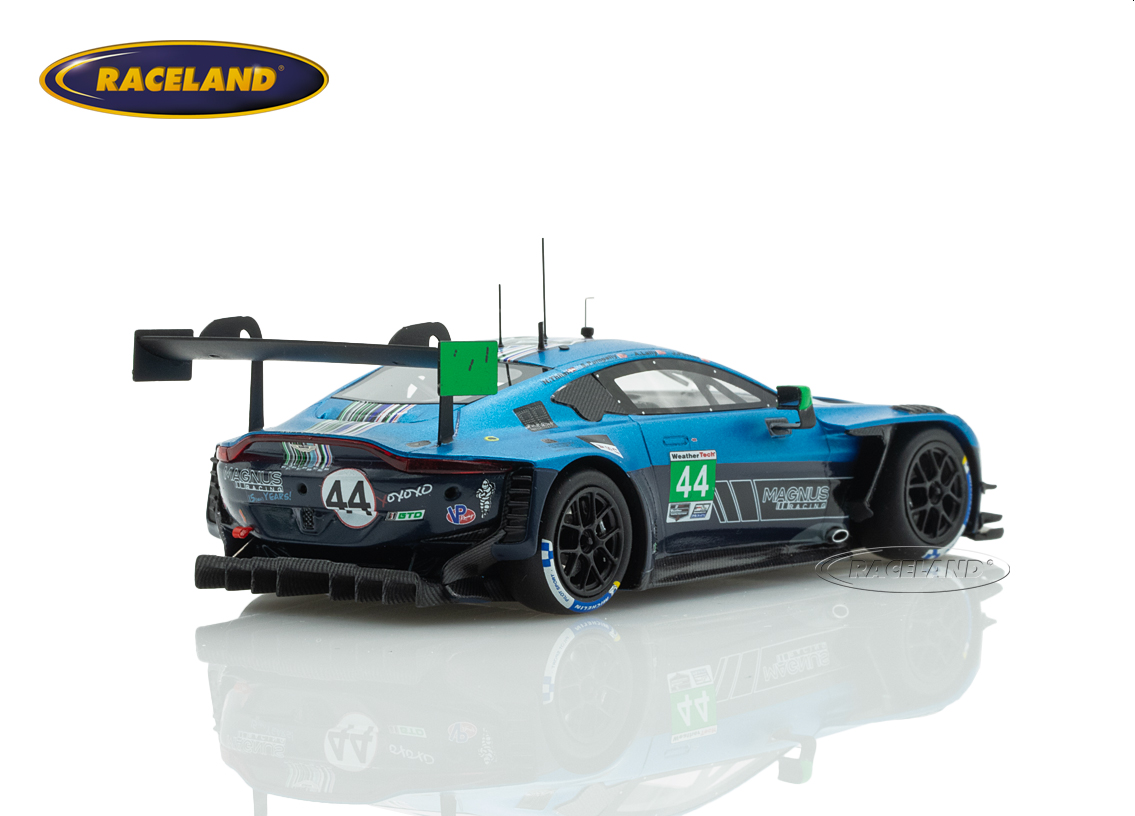 Aston Martin Vantage GT3 Evo Magnus Racing 24H Daytona IMSA 2025