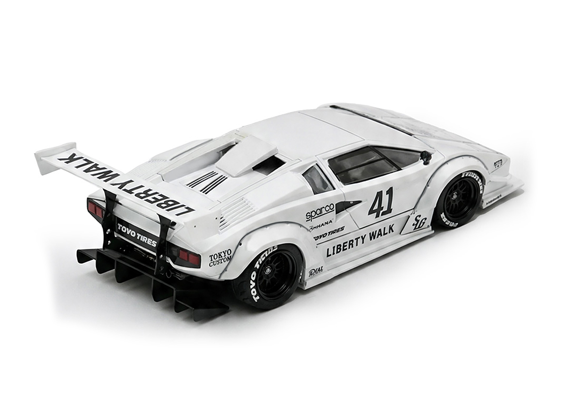 Lamborghini Countach Liberty Walk white