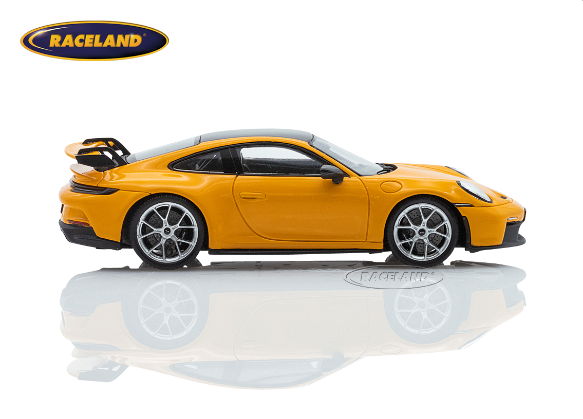 Porsche 911 GT3 (992) 2021 - signal yellow