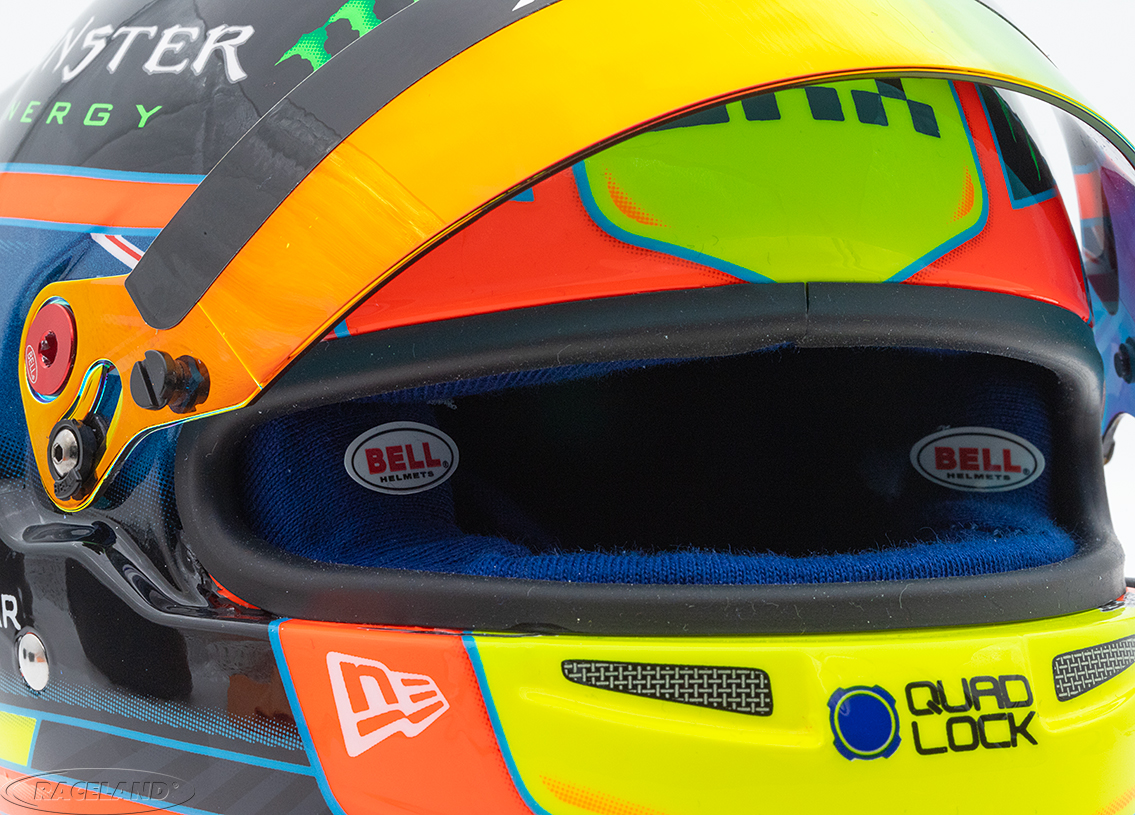 Helmet Team McLaren F1 2025