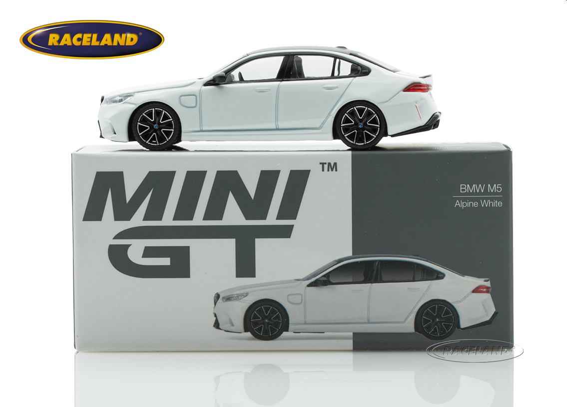 BMW M5 (G90) 2025 - alpine white