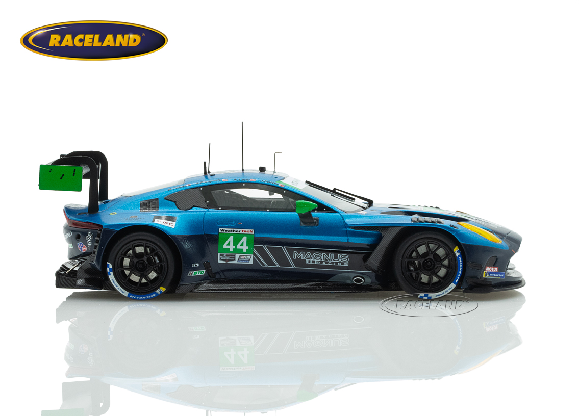 Aston Martin Vantage GT3 Evo Magnus Racing 24H Daytona IMSA 2025