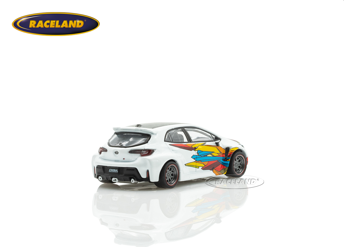 Toyota Corolla GR Widebody 2025 + trading cards