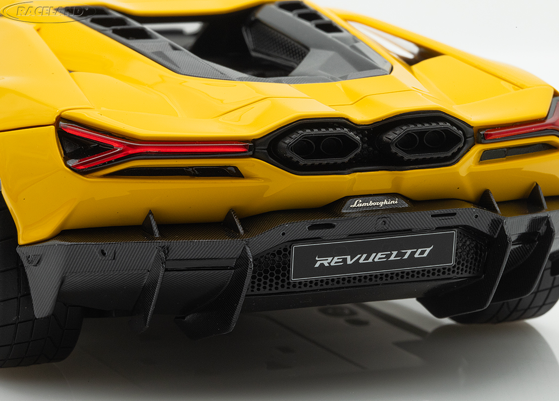 Lamborghini Revuelto 2024 - yellow