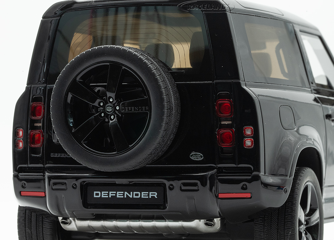 Land Rover Defender 90 P400 X-Dynamic HSE 2021 - black