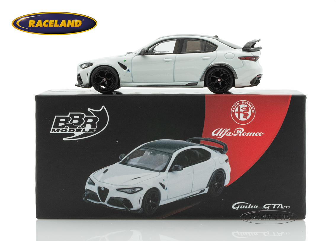 Alfa Romeo Giulia GTAM 2021 - white