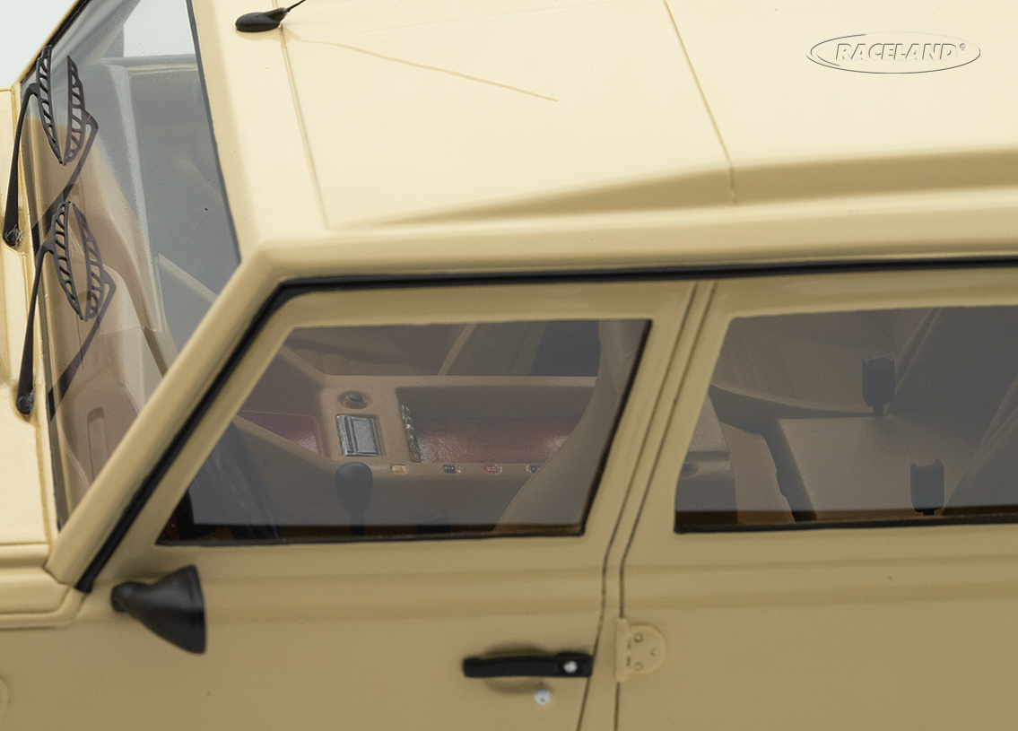 Lamborghini LM002 1987 - sand yellow