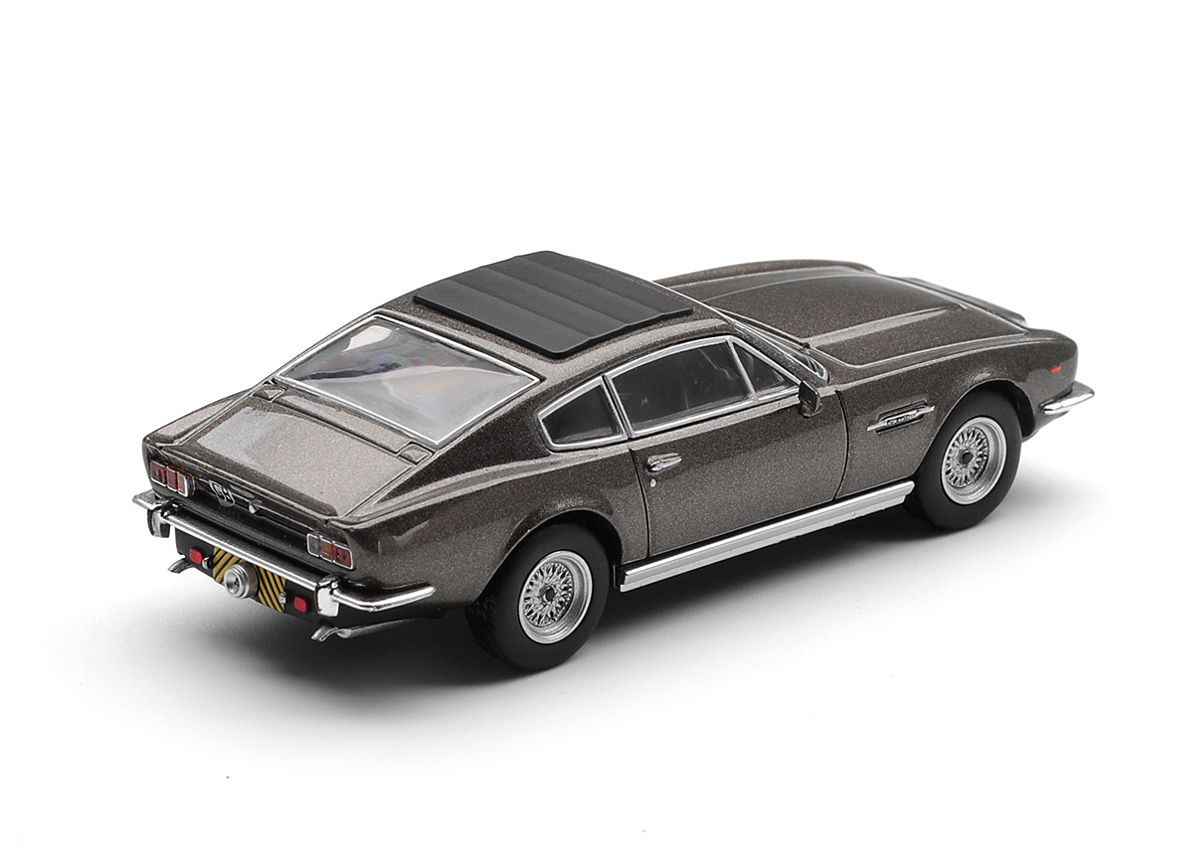 Aston Martin V8 Vantage James Bond - The Living Daylights Weapons Off 1987