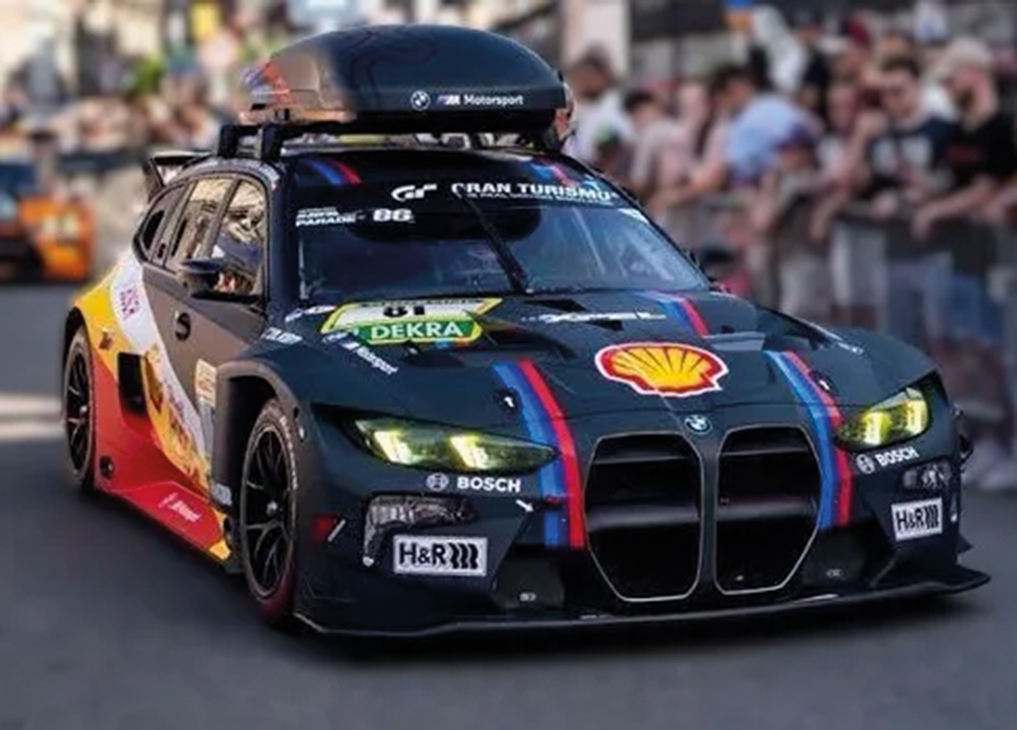 BMW M3 GT3 Touring BMW M Motorsport + roof box