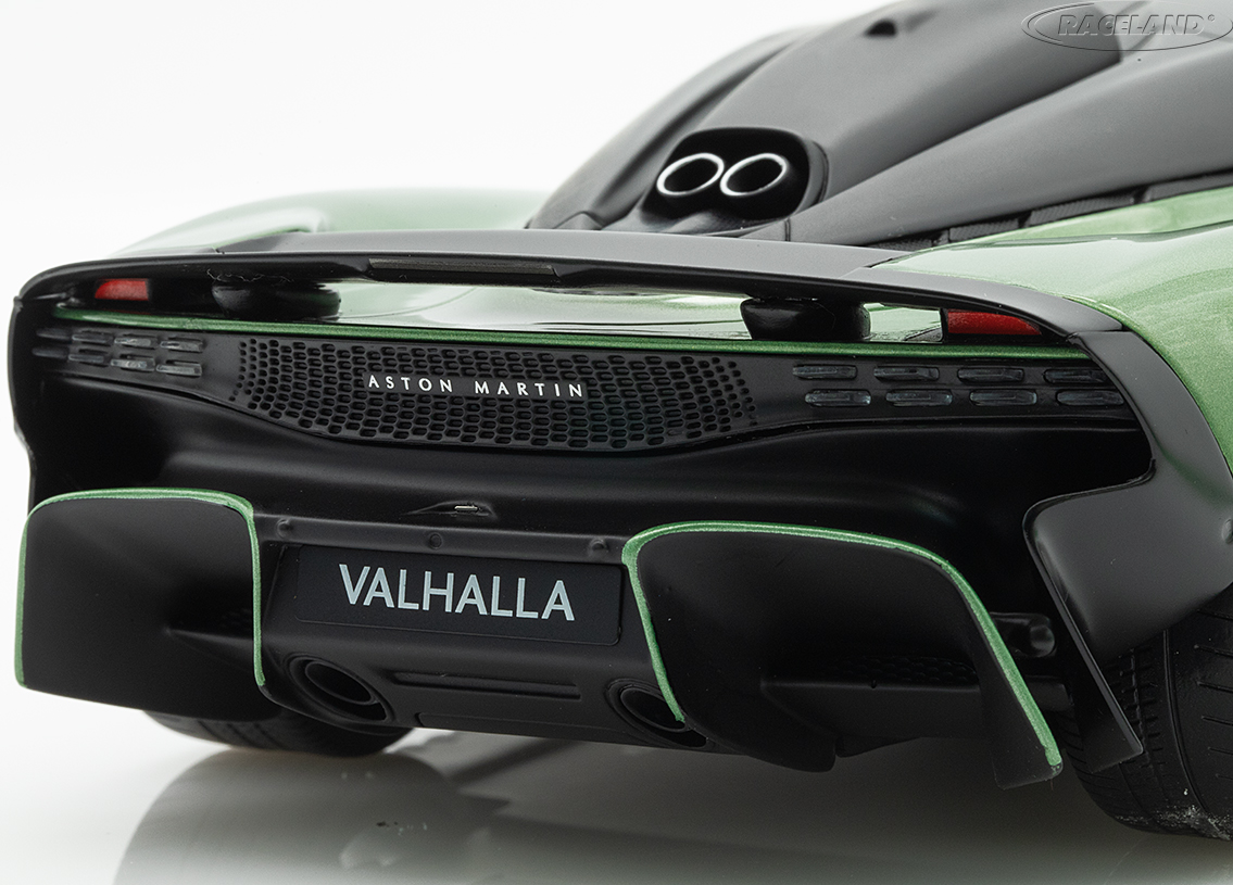 Aston Martin Valhalla 2025