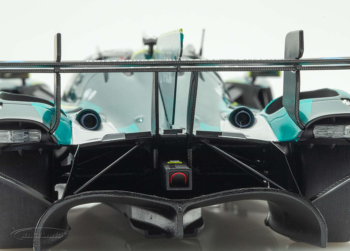 Aston Martin Valkyrie THOR Team 14° Le Mans 2025